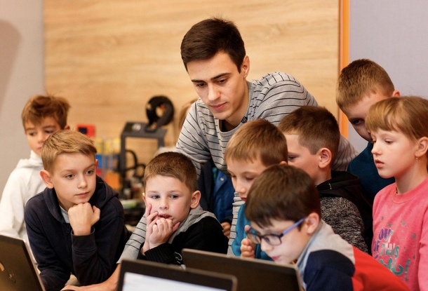 Компьютерная Академия ШАГ запускает первую русскоязычную группу для детей в Праге