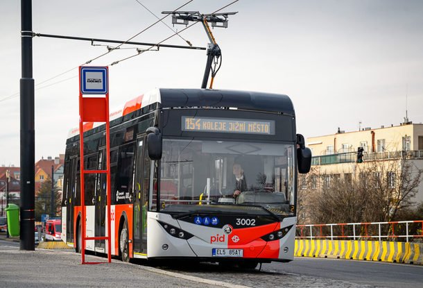 В Праге появился первый электробус Škoda E'City