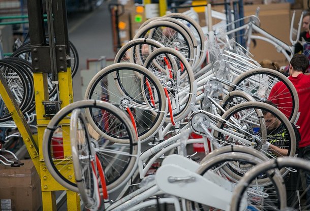 У чешской компании BIKE FUN украли запчасти для велосипедов на 250 миллионов крон