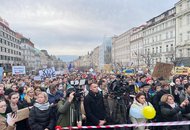 Демонстрация на Вацлавской площади в поддержку Украины: «Больно, что мы не можем быть там!»