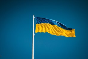 Adra-ukrajina-vlajka