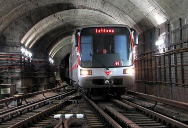 Движение поездов в пражском метро было приостановлено из-за хулиганов