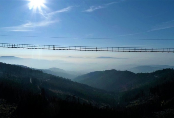 ВИДЕО: В следующем месяце в Чехии откроется самый длинный в мире подвесной пешеходный мост