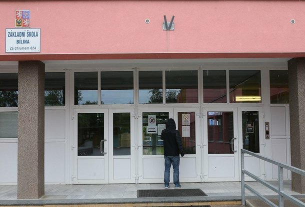 В школе в Чехии из-за агрессивности учеников работает служба безопасности