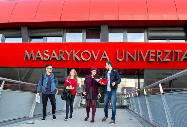 Педагог Масарикова университета в Чехии уволен за сескуальные домагательства по отношению к студентке