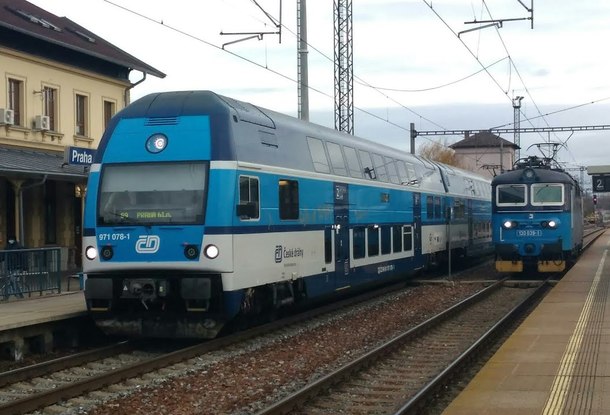 В Праге поезд сбил человека, движение поездов было приостановлено на два часа