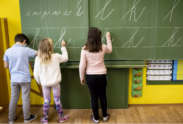 Сенаторы обсудили продление возможности создания украинских классов в чешских школах