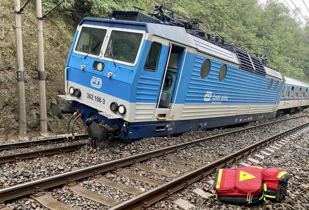 В Чехии сошел с рельсов поезд, в котором было 150 пассажиров