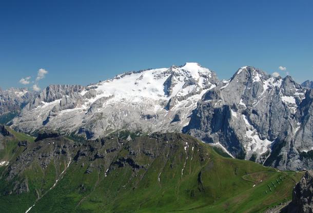 В результате схода ледника в Италии погибли два чеха