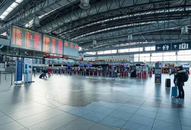Авиасообщение в Европе на грани коллапса, в Праге тоже проблемы