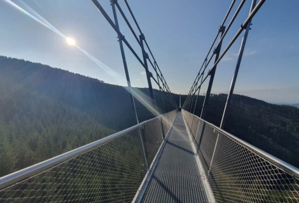 Новый подвесной мост в Чехии вошёл в число лучших мест в мире