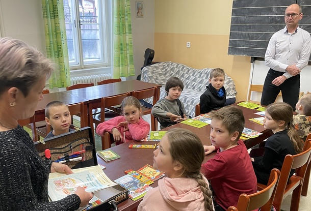 Почти половина детей украинских беженцев не записались в чешские школы