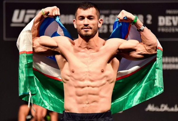Бойца Махмуда Мурадова выслали из Чехии. Спортсмен от UFC якобы опасен для государства
