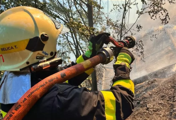 В оперативном штабе, который координирует тушение пожара в Чешской Швейцарии, обнаружен ковид