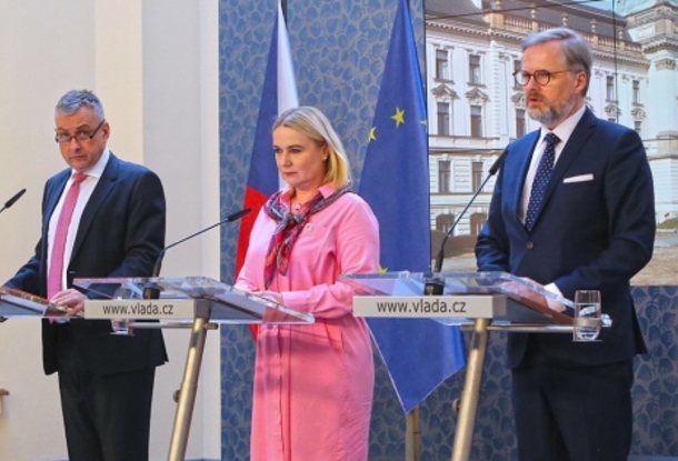 Правительство Чехии столкнулось с дилеммой: как не обанкротиться и при этом остаться у власти