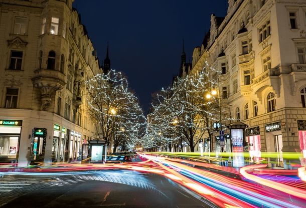 Парижская улица в Праге стала самой дорогой улицей Центральной и Восточной Европы