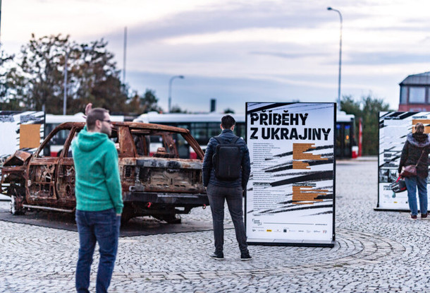 В Чехии неизвестный испортил выставку автомобилей, привезенных из Украины