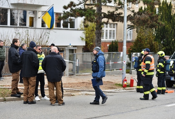 Консульства Украины, в том числе в Брно, получили окровавленные посылки. Что было внутри?