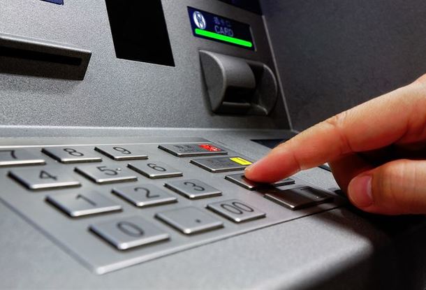 У чешских банков Air Bank и UniCredit Bank будет общая сеть банкоматов