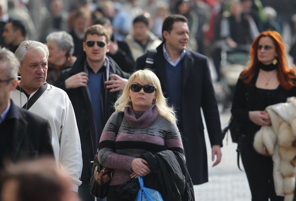 Чехи все меньше довольны своей жизнью. Даже те, кто получает 50 000 крон в месяц