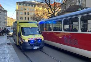 Praha-tramvaj-osoba-srazka-jindrisska-ulice-20230303_denik-630-16x9