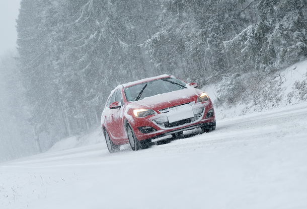 Сильный снегопад в Чехии: огромная пробка на автомагистрали D1 поразила масштабом