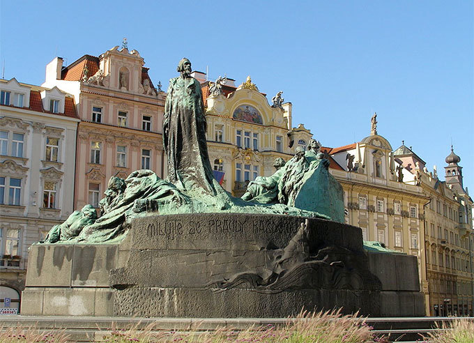Памятник Яну Гусу в Праге. 